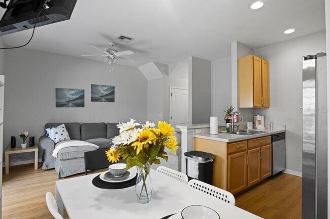 Building Photo - 2426 Caravelle Cir
