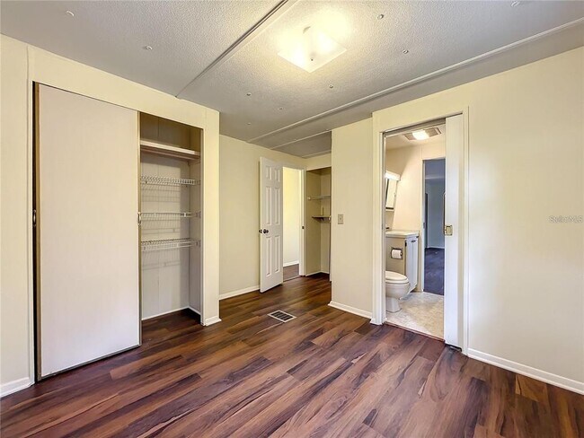 Building Photo - 831 Wolf Trail