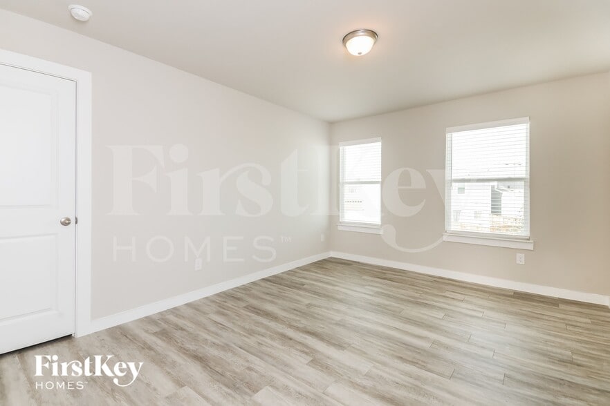 Building Photo - 322 Nima Ln
