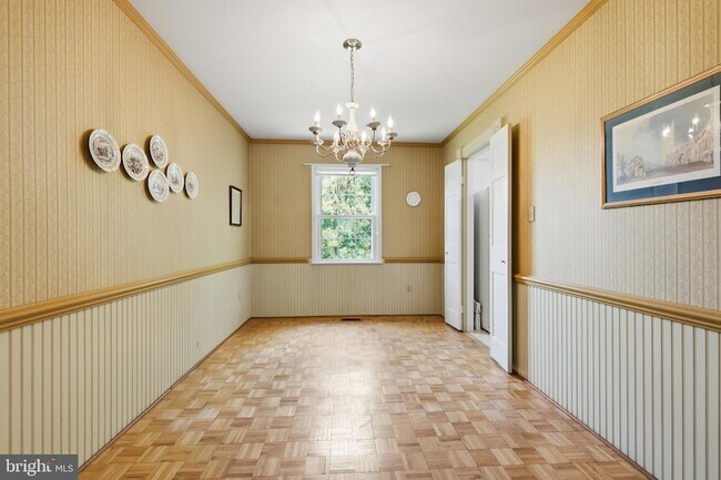 Building Photo - 8350 Glastonbury Ct
