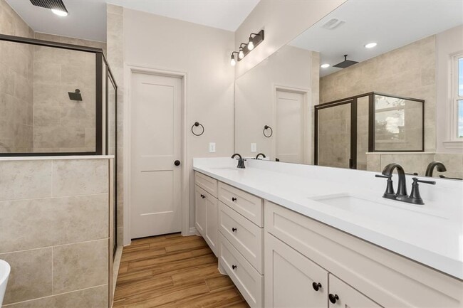 Building Photo - 24738 Roscommon Ln