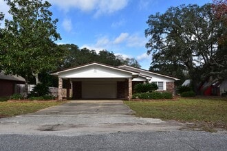 Building Photo - Three Bedroom Two Bath outside Eglin Gates