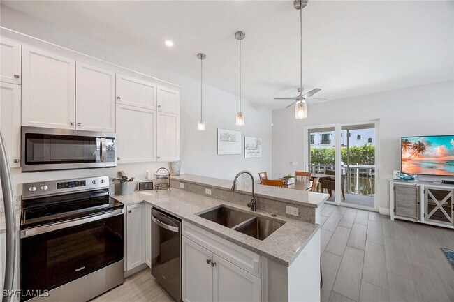 Building Photo - 1395 Curlew Ave