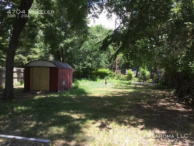 Building Photo - 4704 N Mueller Ave