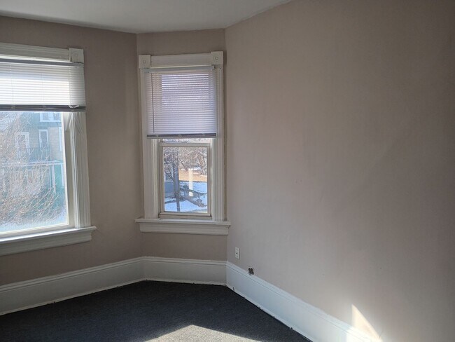 Building Photo - 1710 W Mineral St
