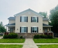 Building Photo - Spacious 3-Bedroom Duplex for Rent – Minut...