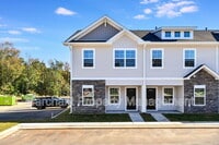 Building Photo - 27 English Ct