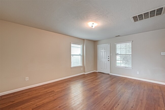 Building Photo - 838 Darbydale Crossing Ln