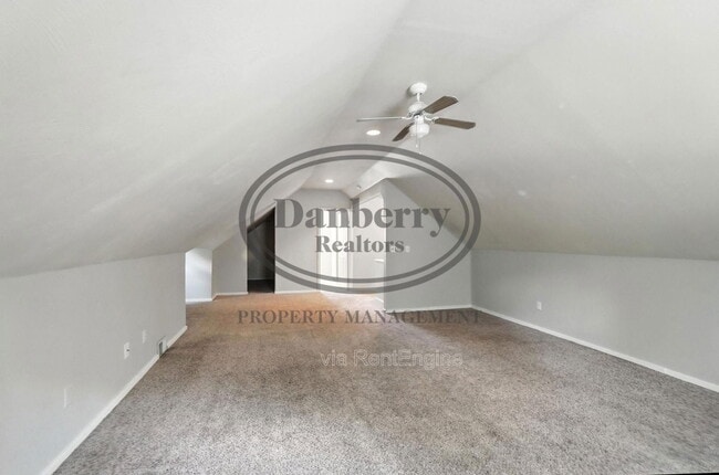 Building Photo - 822 Searles Rd