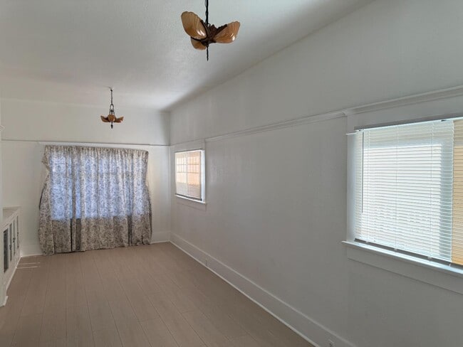 Building Photo - 563 San Francisco Ave