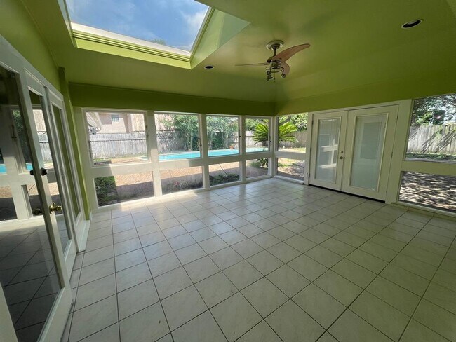 Building Photo - 4955 Braesheather Dr