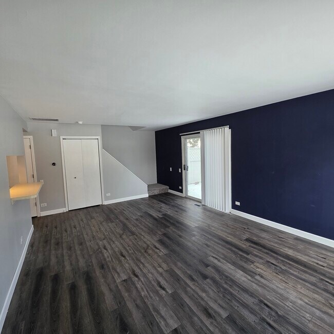 Building Photo - 462 Thomas Paine Ct