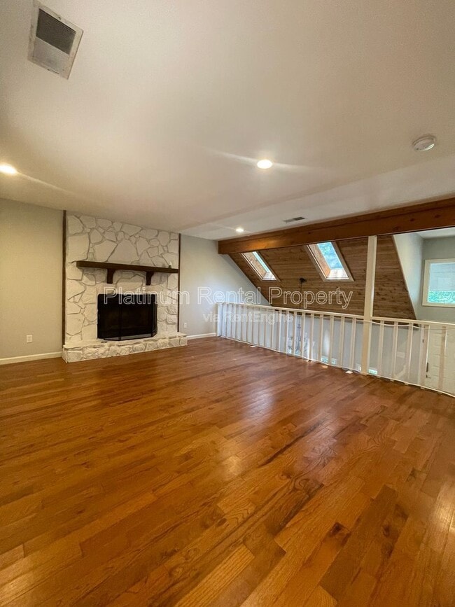 Building Photo - 4186 Nowata Dr NE