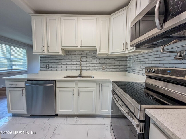 Building Photo - 1368 Rensselaer Ave