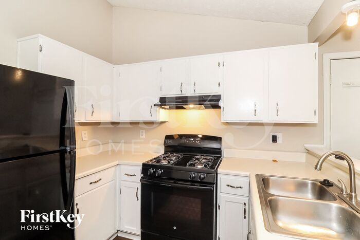 Building Photo - 1202 River Forest Ln