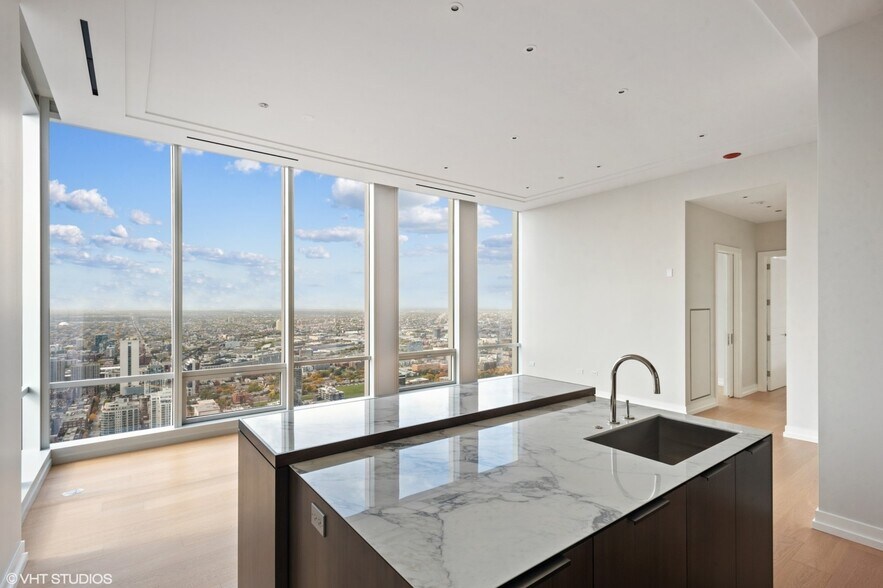 Building Photo - 909 W Washington Blvd