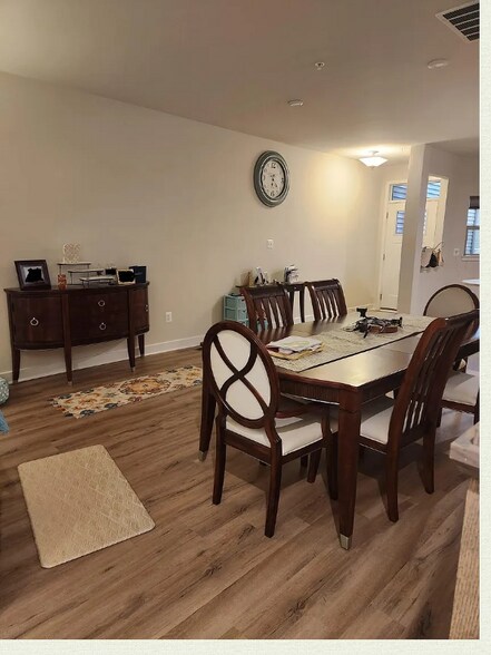 Building Photo - 6144 Margarita Way