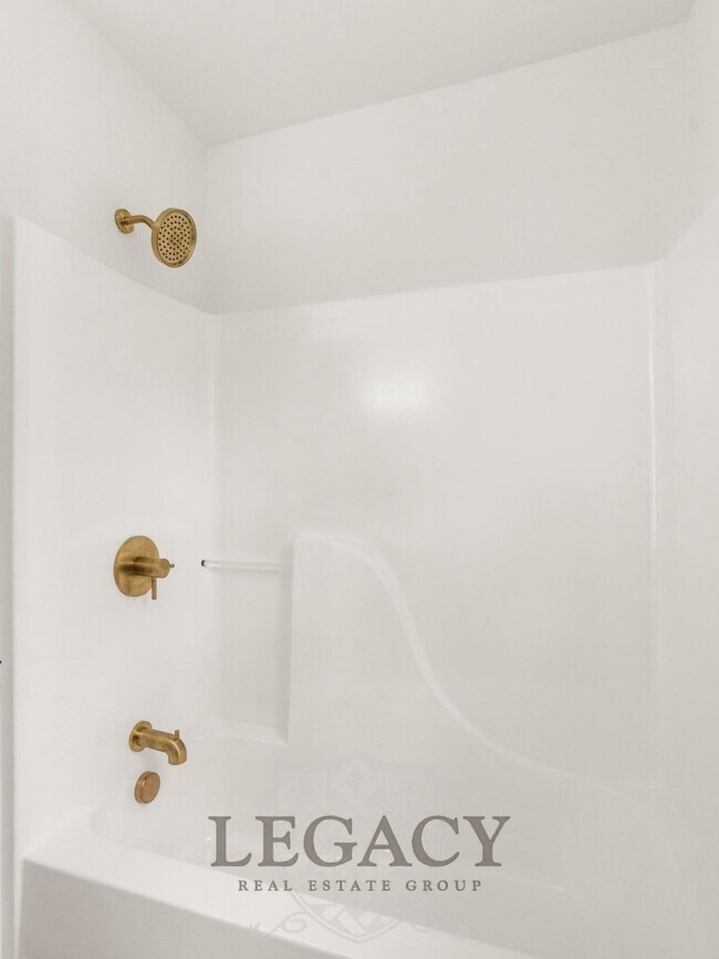 Building Photo - 100 Sadler Ct