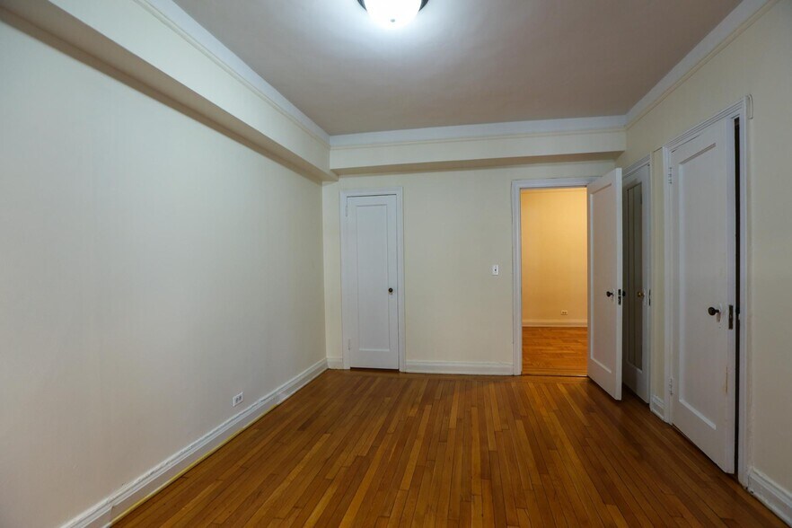 Building Photo - 150 E Hartsdale Ave