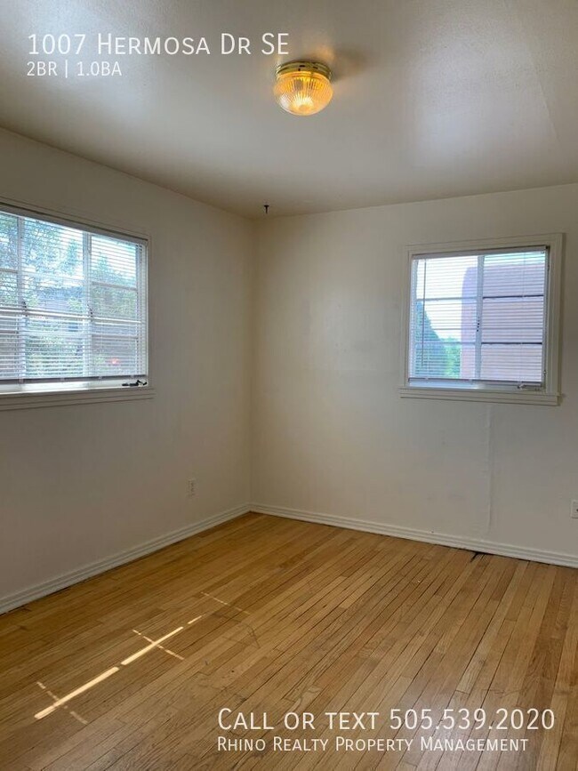 Building Photo - 1007 Hermosa Dr SE