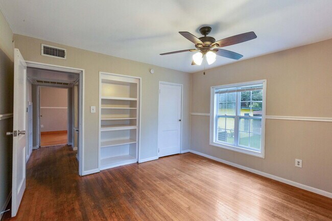 Building Photo - 3809 Maplewood Ave