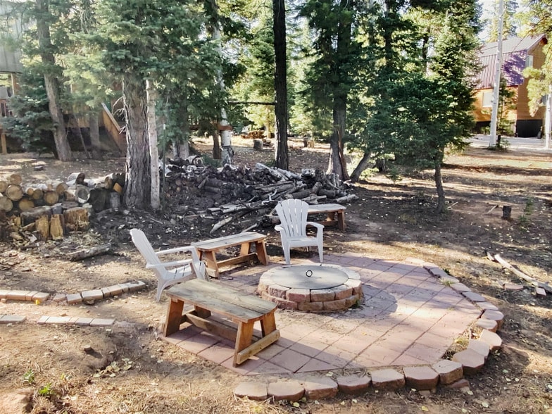 Building Photo - 95 Whispering Pines Dr