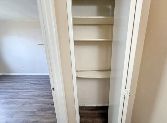 Building Photo - 7612 Nutwood Pl