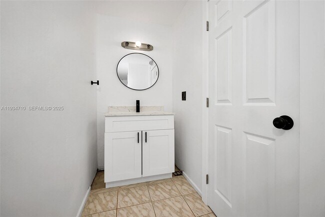 Building Photo - 1204 NE 17th Way