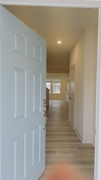 Building Photo - 21 Lavender Ln