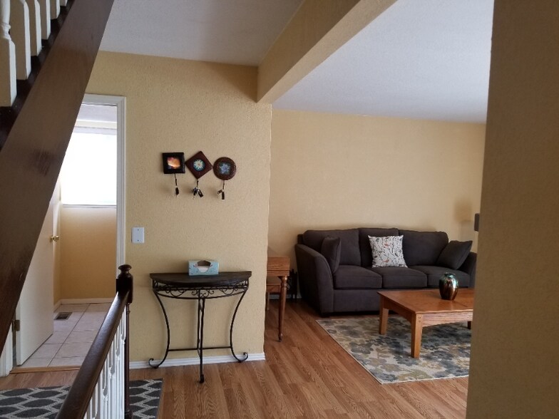 Building Photo - 6338 S Emporia Cir