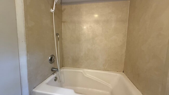 Building Photo - Charming 3-Bedroom Home in the Heart of Ri...