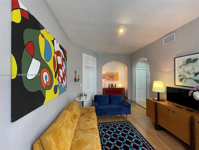 Building Photo - 3224 Biscayne Blvd