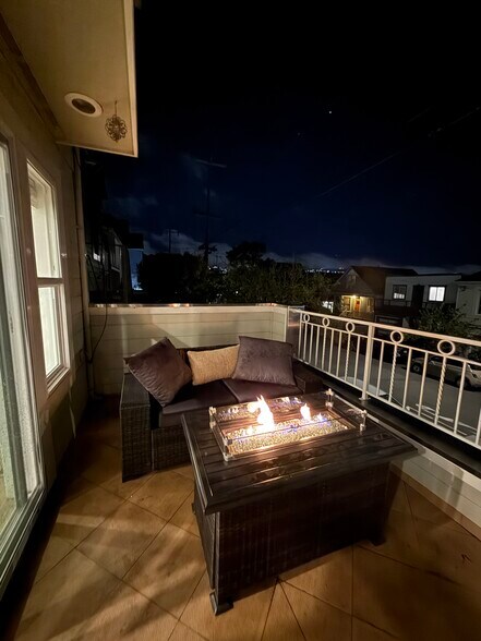 Front Deck - 119 Peralta Ave