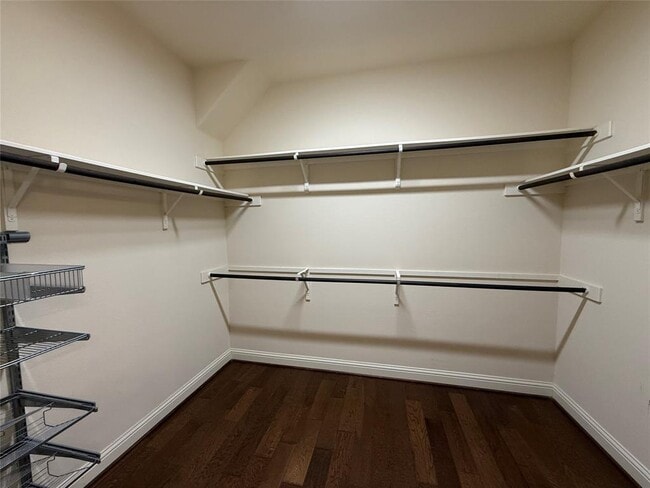 Building Photo - 2505 Amur Dr