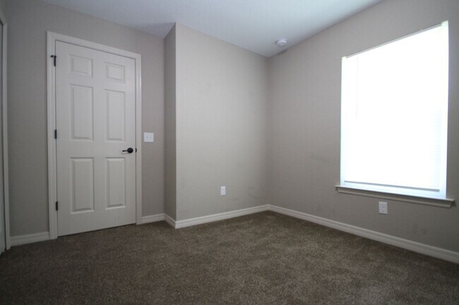 Building Photo - BEAUTIFUL 3 Bd/2Ba Home!!