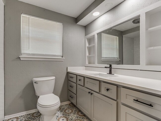 Building Photo - Stunning 4-Bedroom Home for Rent in Westwood Addition – Completely Remodeled on a Huge Lot!