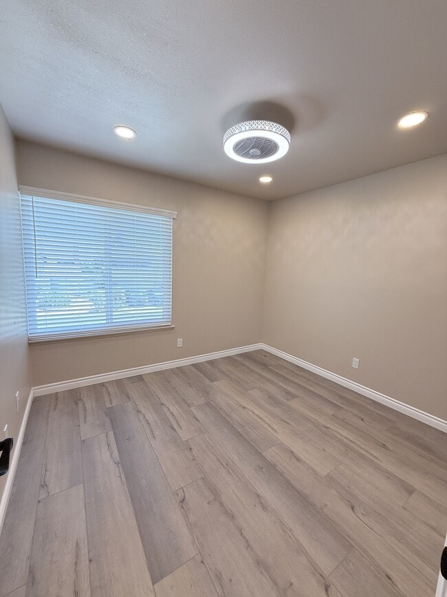 Building Photo - 435 Anacapa Cir