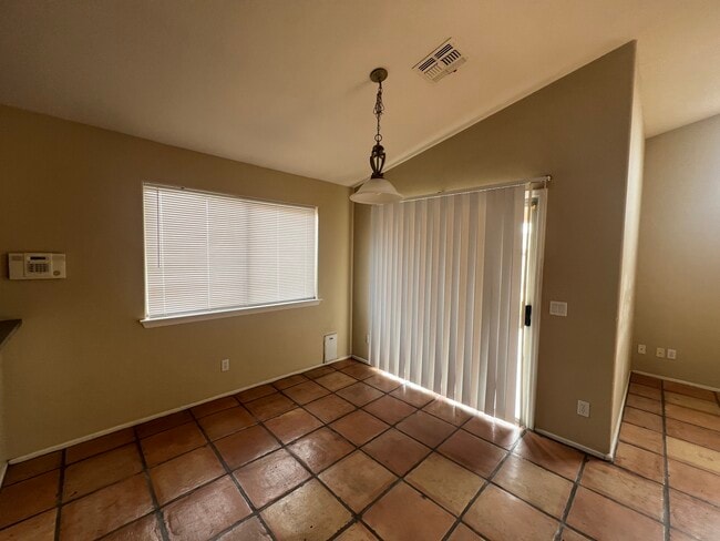 Building Photo - 7825 W San Miguel Ave