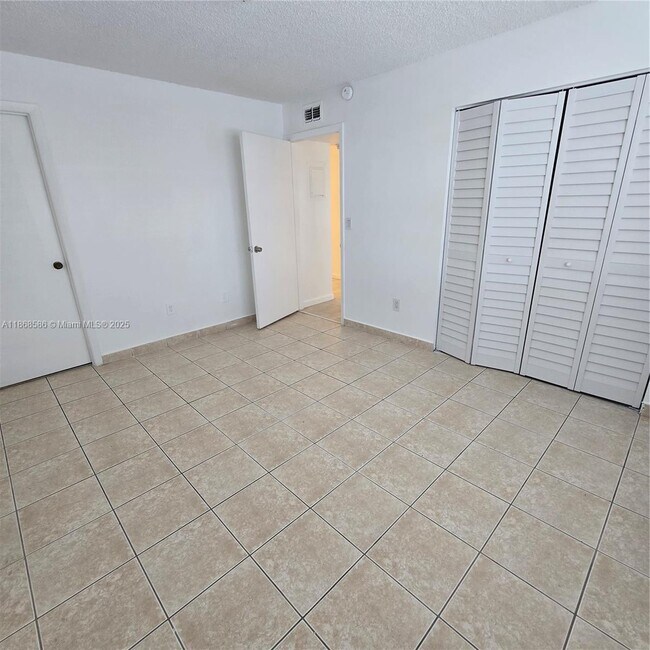Building Photo - 15332 SW 72nd St