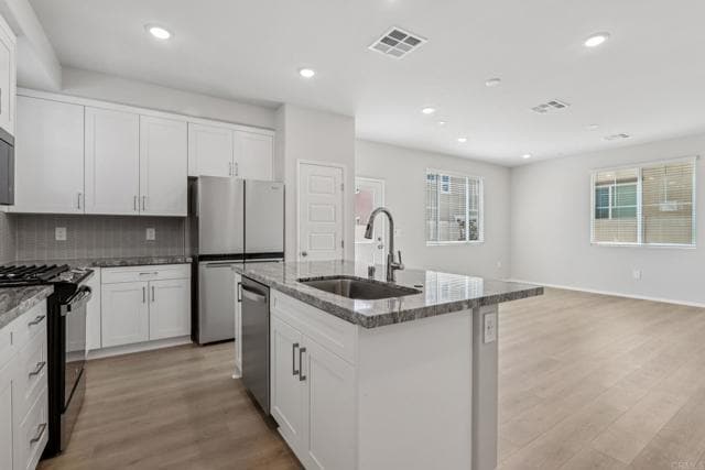 Building Photo - 28485 Via Rioja