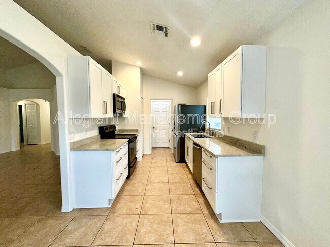Building Photo - 2944 Summer Winds Cir
