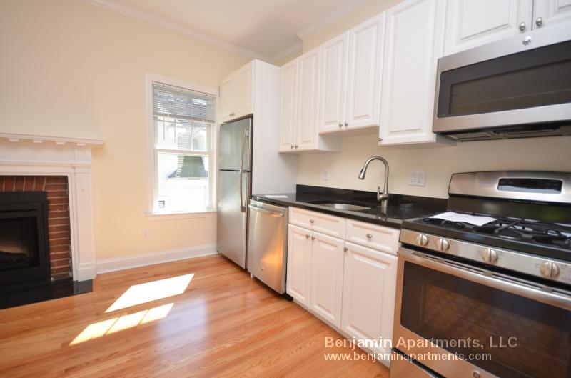 Primary Photo - 65 Langdon St