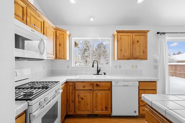 Building Photo - Northeast 3 BR - 2 BA Single-level Home w/ large Backyard