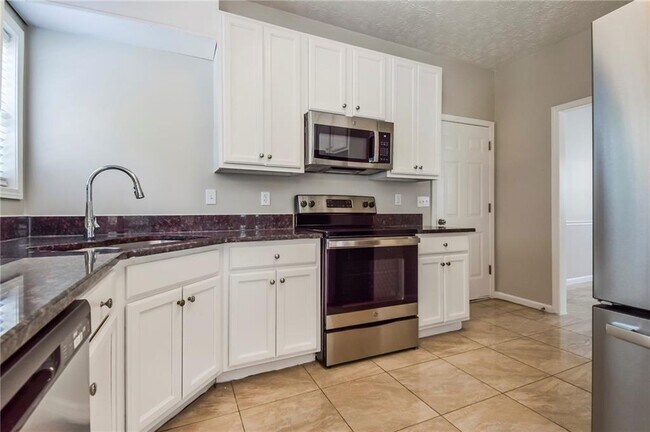 Building Photo - 305 Derby Dr