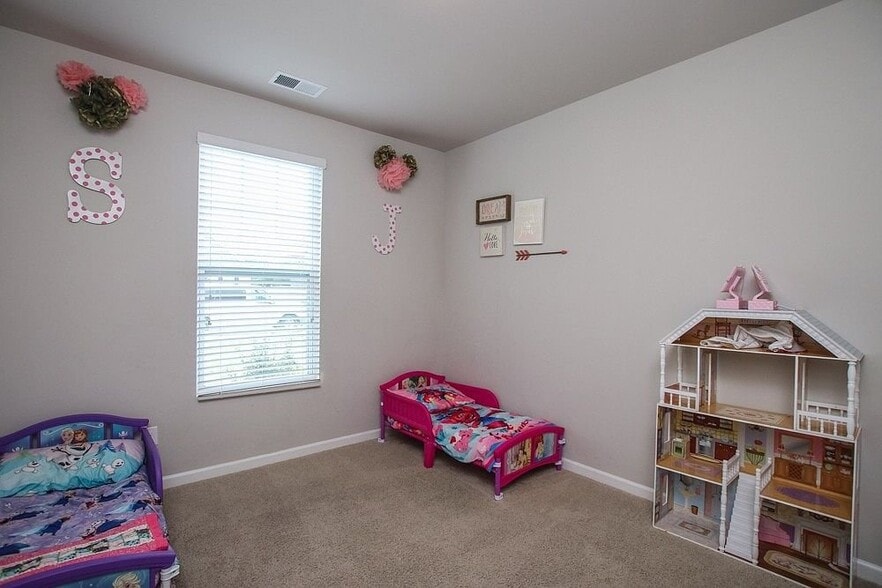 Building Photo - 203 Princeton Dr