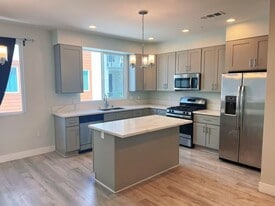 Building Photo - 8435 Tweedy Ln