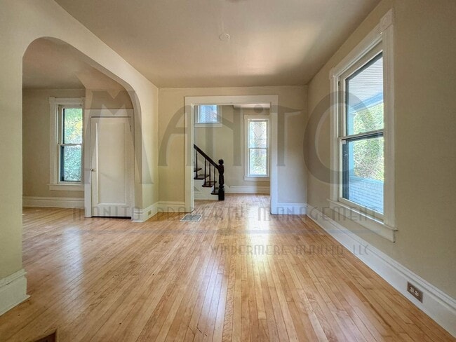 Building Photo - *COMING SOON* Vintage Craftsman In Prime L...