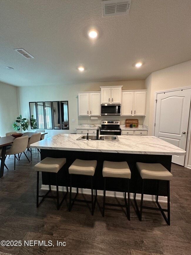 Building Photo - 2062 Garrison Wy