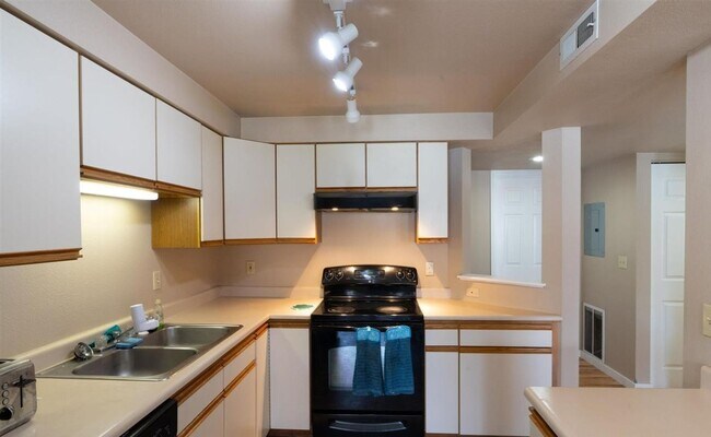 Building Photo - 3769 S Gekeler Ln