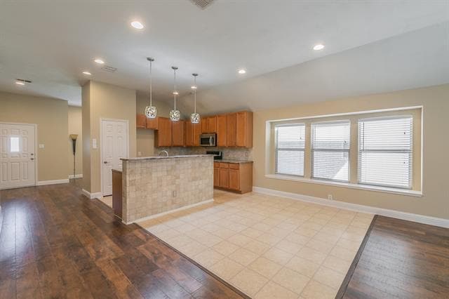 Building Photo - 734 Parkford Ln